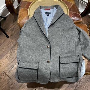 Jacket I love, but it’s too broad my shoulders. Fits great for a 44-46 Reg/Long.